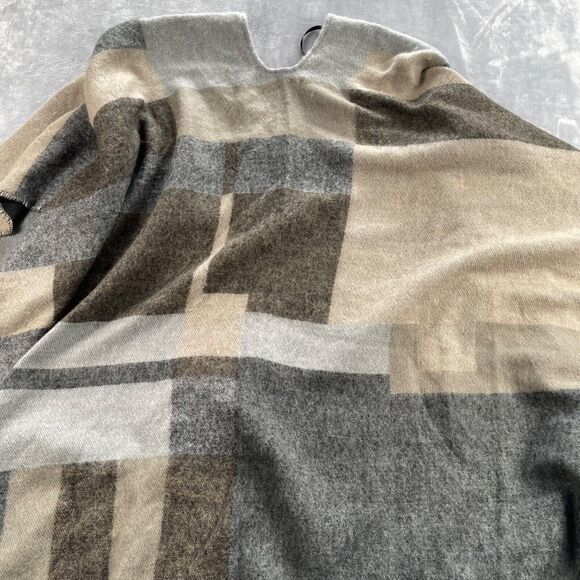 Marc New York Shawl One Size Tan Gray Plaid Fringe Soft Tassel Tie Front Wrap - Picture 5 of 15